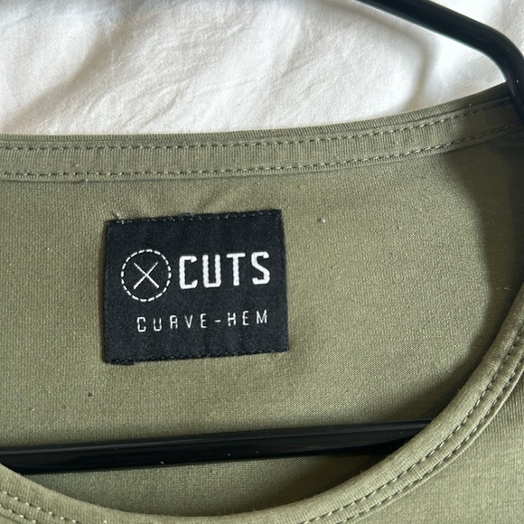 Men’s cuts curve hem t shirt - Picture 2 of 4